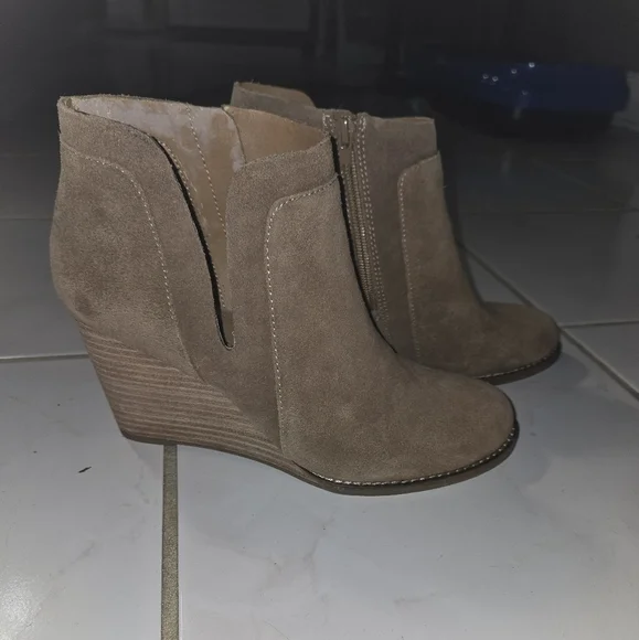 Lucky Brand Tan Taupe Brown Leather Boots Ankle Booties Heel Shoes - Picture 10 of 12